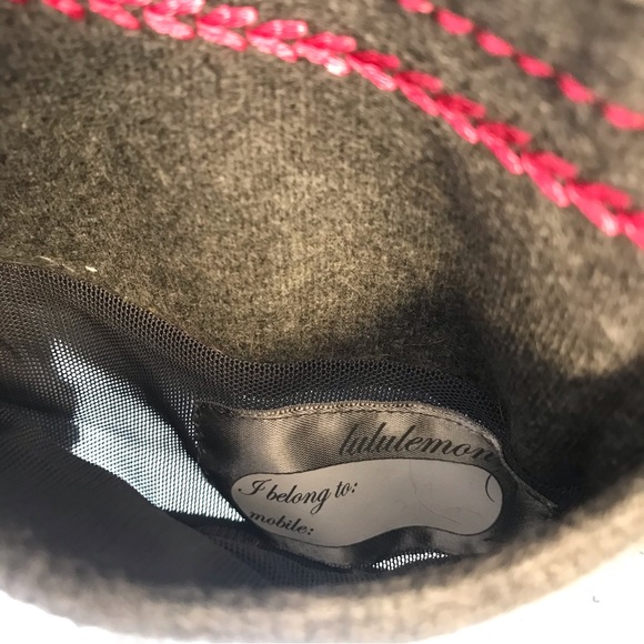 Lululemon size 6 grey stripe high neck sweatshirt with hot pink accents - Picture 4 of 6